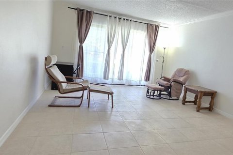 Купить кондоминиум в Дейтона-Бич, Флорида 6 комнат, 90.58м2, № 1742826 - фото 11