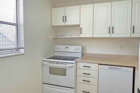 Купить кондоминиум в Дейтона-Бич, Флорида 6 комнат, 90.58м2, № 1742826 - фото 2