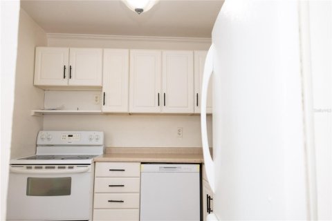 Купить кондоминиум в Дейтона-Бич, Флорида 6 комнат, 90.58м2, № 1742826 - фото 15