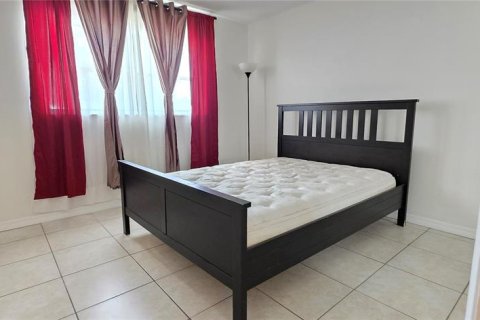 Купить кондоминиум в Дейтона-Бич, Флорида 6 комнат, 90.58м2, № 1742826 - фото 26