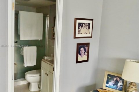 Condominio en venta en Hallandale Beach, Florida, 2 dormitorios, 102.19 m2 № 1979568 - foto 6