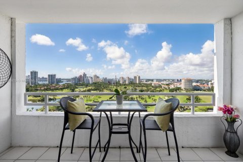 Купить кондоминиум в Авентура, Флорида 2 спальни, 105.91м2, № 1983352 - фото 13