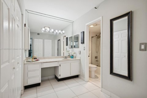 Купить кондоминиум в Авентура, Флорида 2 спальни, 105.91м2, № 1983352 - фото 10