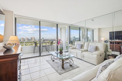 Купить кондоминиум в Авентура, Флорида 2 спальни, 105.91м2, № 1983352 - фото 3