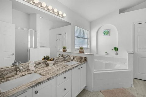 Villa ou maison à louer à Kissimmee, Floride: 4 chambres, 166.39 m2 № 2149845 - photo 6