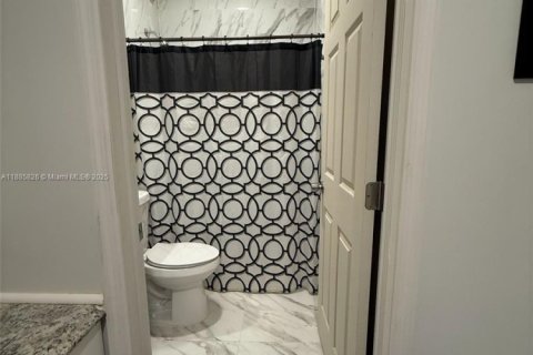 Снять в аренду коммерческую недвижимость в Майами, Флорида 1 спальня, № 1932582 - фото 8