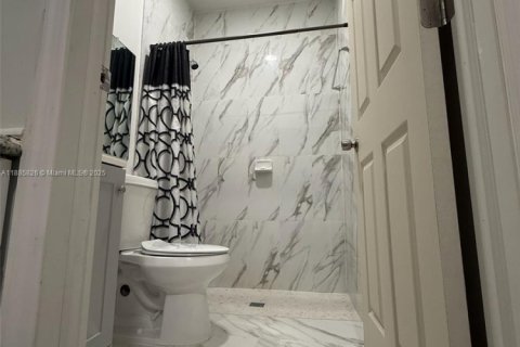 Снять в аренду коммерческую недвижимость в Майами, Флорида 1 спальня, № 1932582 - фото 13