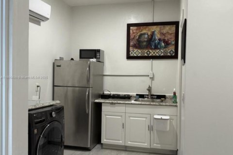 Снять в аренду коммерческую недвижимость в Майами, Флорида 1 спальня, № 1932582 - фото 5