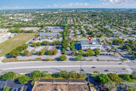 Commercial property in Lauderdale Lakes, Florida № 1867781 - photo 17