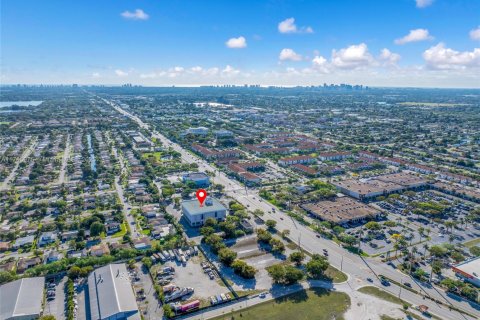 Commercial property in Lauderdale Lakes, Florida № 1867781 - photo 19