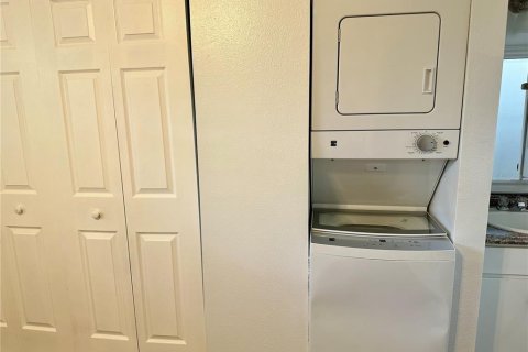 Condo in Winter Haven, Florida, 2 bedrooms № 2205418 - photo 16