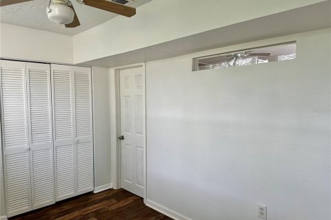Condo in Winter Haven, Florida, 2 bedrooms № 2205418 - photo 9