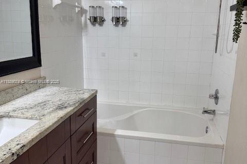 Apartment in Miami, Florida 3 bedrooms, 117.06 sq.m. № 1938682 - photo 18