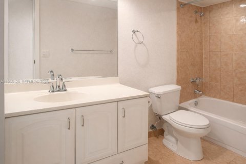 Condo in North Lauderdale, Florida, 1 bedroom  № 1994855 - photo 6