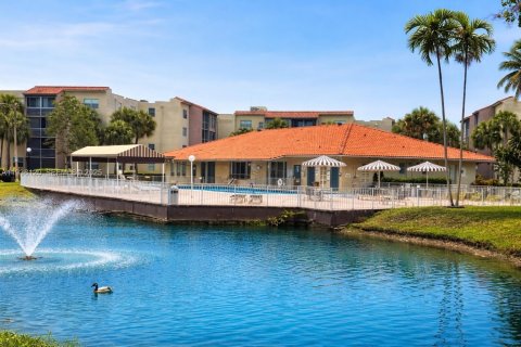 Condo in North Lauderdale, Florida, 1 bedroom  № 1994855 - photo 15