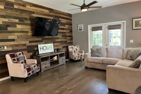 House in Orlando, Florida 4 bedrooms, 183.95 sq.m. № 2110314 - photo 2