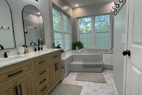 House in Orlando, Florida 4 bedrooms, 183.95 sq.m. № 2110314 - photo 19