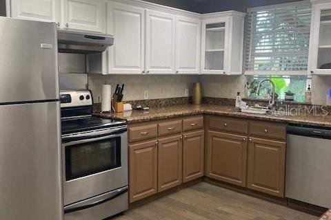 House in Orlando, Florida 4 bedrooms, 183.95 sq.m. № 2110314 - photo 11