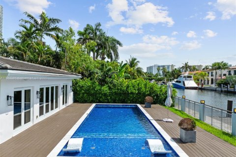 House in Golden Beach, Florida 7 bedrooms, 426.98 sq.m. № 1874956 - photo 29