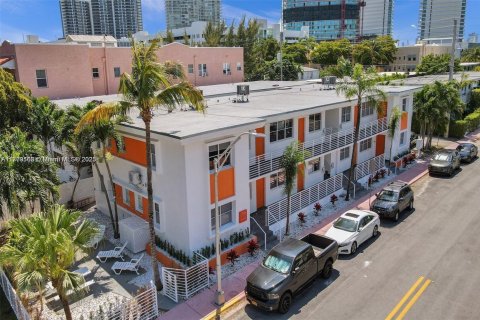 Commercial property in Miami Beach, Florida № 1958156 - photo 17