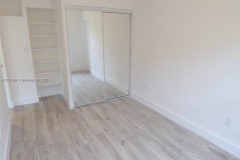 Commercial property in Miami Beach, Florida № 1958156 - photo 21