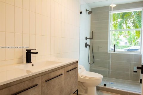 Commercial property in Miami Beach, Florida № 1958156 - photo 20