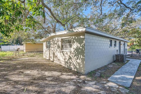 House in Saint Petersburg, Florida 3 bedrooms, 92.9 sq.m. № 1535435 - photo 11