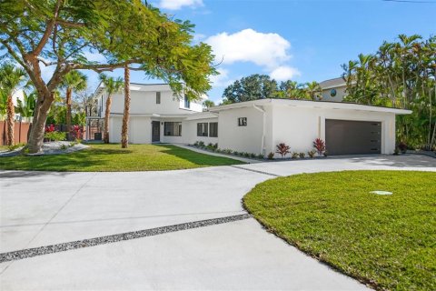 House in Sarasota, Florida 6 bedrooms, 329.71 sq.m. № 1428744 - photo 2