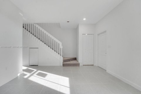 Купить виллу или дом в Хомстед, Флорида 3 спальни, 129.41м2, № 2052388 - фото 2