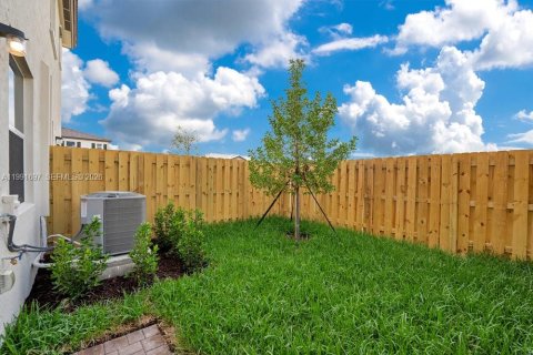 Купить виллу или дом в Хомстед, Флорида 3 спальни, 129.41м2, № 2052388 - фото 20