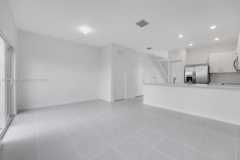 Купить виллу или дом в Хомстед, Флорида 3 спальни, 129.41м2, № 2052388 - фото 4