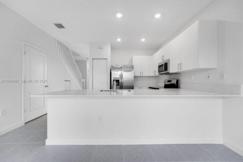 Купить виллу или дом в Хомстед, Флорида 3 спальни, 129.41м2, № 2052388 - фото 7