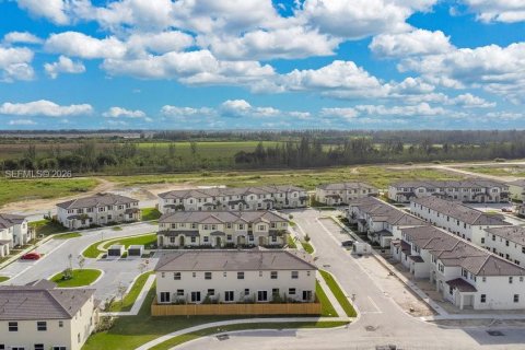 Купить виллу или дом в Хомстед, Флорида 3 спальни, 129.41м2, № 2052388 - фото 22