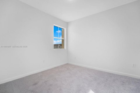 Купить виллу или дом в Хомстед, Флорида 3 спальни, 129.41м2, № 2052388 - фото 13