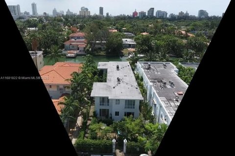 Коммерческая недвижимость в Майами-Бич, Флорида 498.51м2 № 1704016