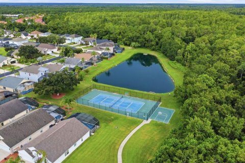 Villa ou maison à vendre à Kissimmee, Floride: 6 chambres, 215.25 m2 № 2321674 - photo 6