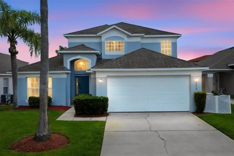 House in Kissimmee, Florida 6 bedrooms, 215.25 sq.m. № 2321674