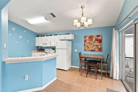 Villa ou maison à vendre à Kissimmee, Floride: 6 chambres, 215.25 m2 № 2321674 - photo 24