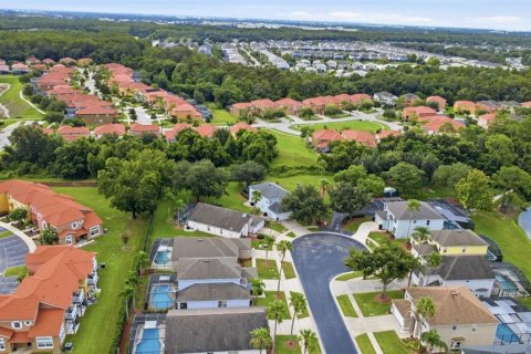 Villa ou maison à vendre à Kissimmee, Floride: 6 chambres, 215.25 m2 № 2321674 - photo 10