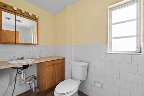 House in Frostproof, Florida 3 bedrooms, 133.41 sq.m. № 1886888 - photo 17