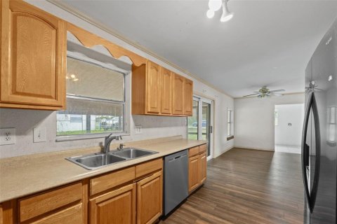 House in Frostproof, Florida 3 bedrooms, 133.41 sq.m. № 1886888 - photo 10