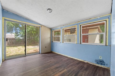 House in Frostproof, Florida 3 bedrooms, 133.41 sq.m. № 1886888 - photo 24