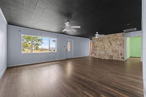 House in Frostproof, Florida 3 bedrooms, 133.41 sq.m. № 1886888 - photo 4