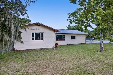 House in Frostproof, Florida 3 bedrooms, 133.41 sq.m. № 1886888 - photo 3