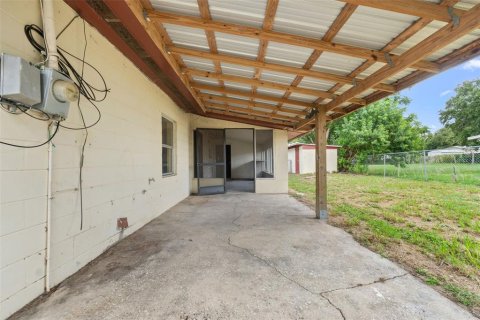 House in Frostproof, Florida 3 bedrooms, 133.41 sq.m. № 1886888 - photo 28