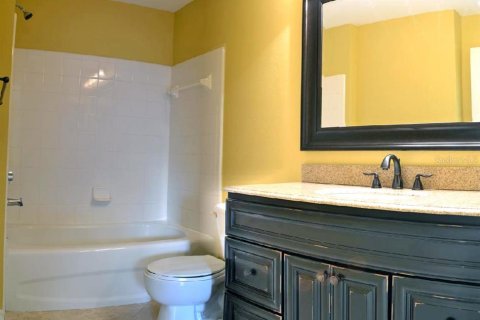 Снять в аренду кондоминиум в Брейдентон, Флорида 3 спальни, 123м2, № 1619246 - фото 9