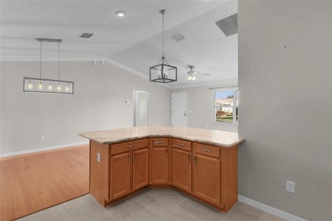 House in The Villages, Florida 2 bedrooms, 128.39 sq.m. № 1918166 - photo 17