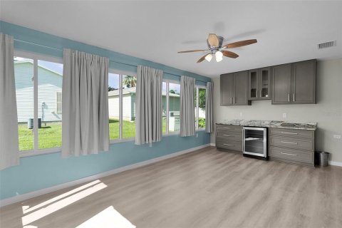 House in The Villages, Florida 2 bedrooms, 128.39 sq.m. № 1918166 - photo 22