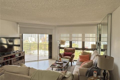 Condominio en venta en Miami, Florida, 1 dormitorio, 98.1 m2 № 2013325 - foto 11