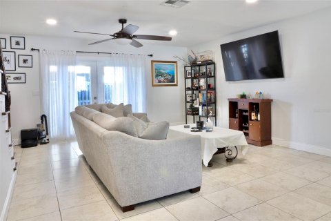 Adosado en alquiler en Tampa, Florida, 2 dormitorios, 113.62 m2 № 1904899 - foto 4